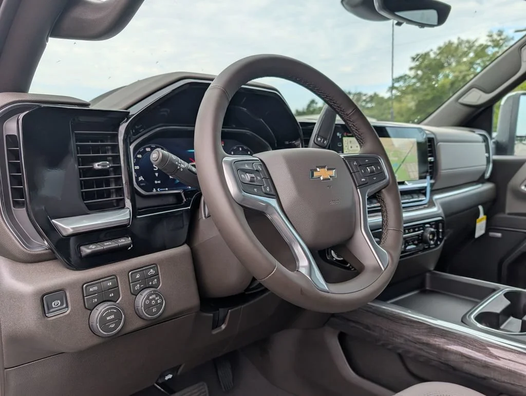 New 2026 Summit White Chevrolet LTZ image 32
