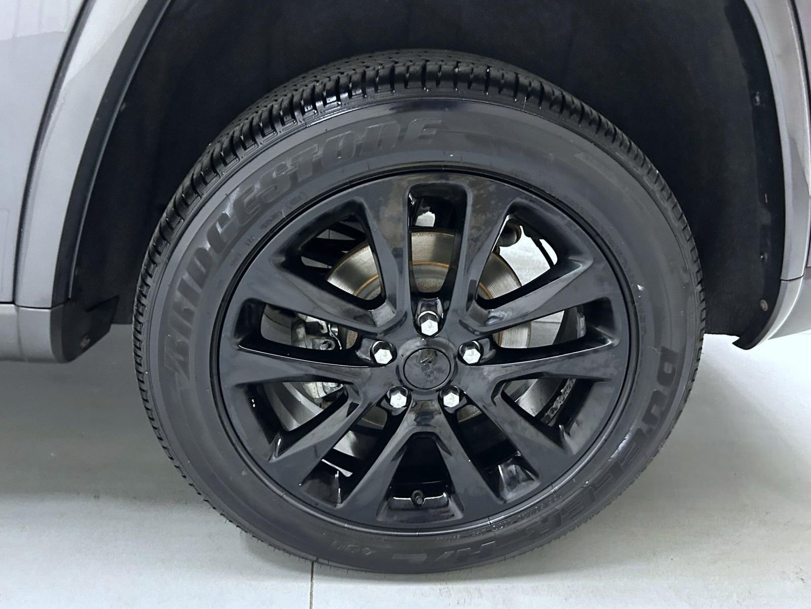 Used 2019 Gray Jeep Altitude image 22