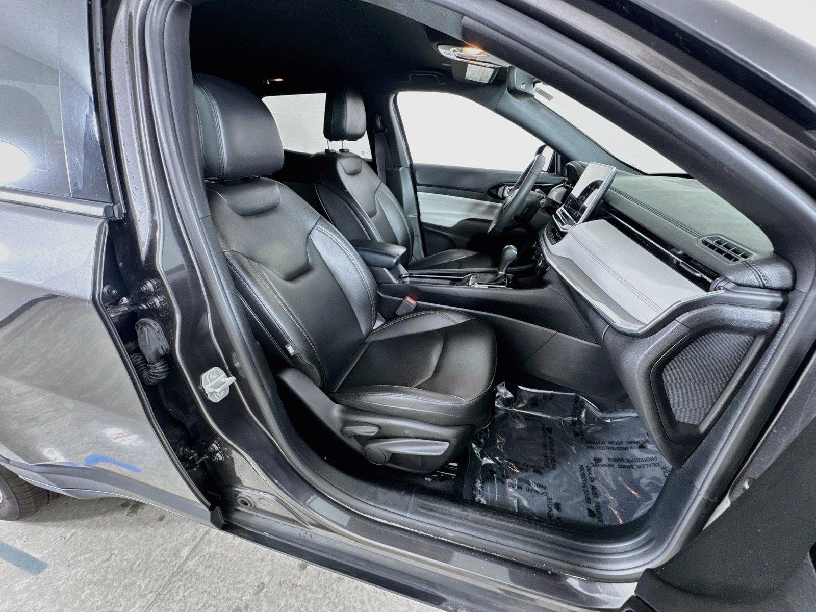 Used 2024 Black Clearcoat Jeep Limited image 25