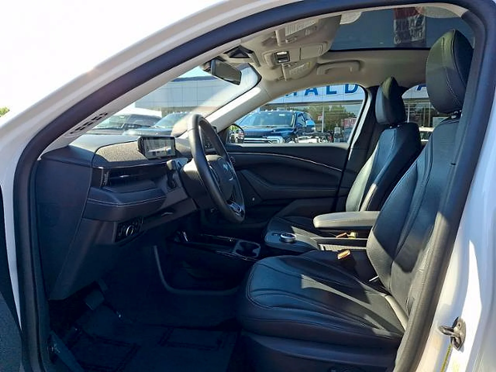 Used 2023 Star White Metallic Tri-Coat Ford Premium image 14