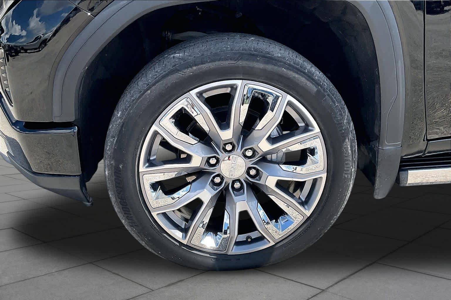 Used 2024 Onyx Black GMC Denali image 11