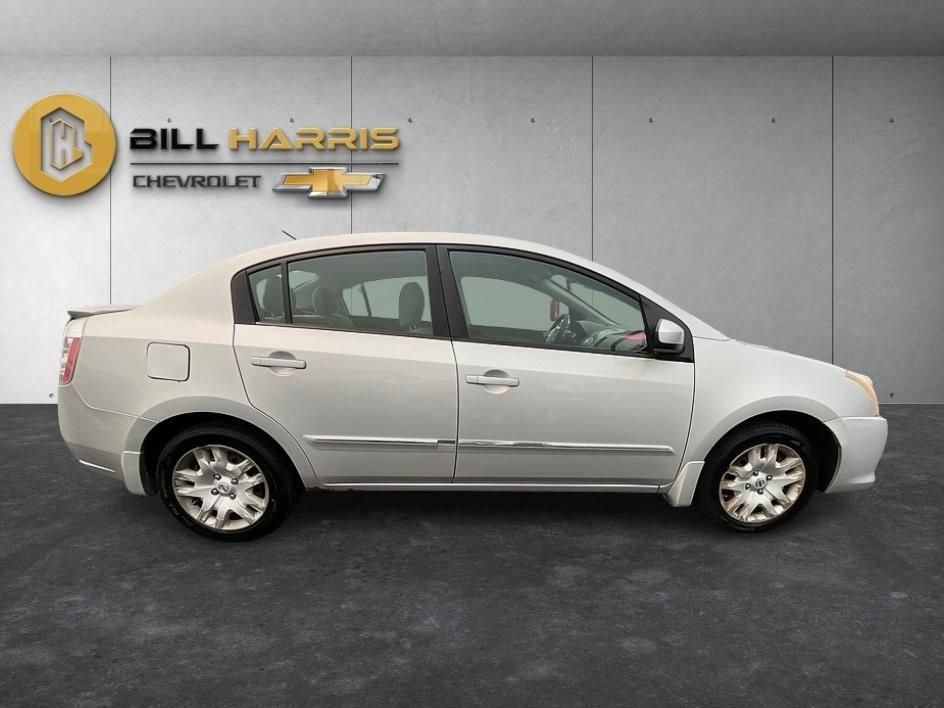 Used 2012 Silver Nissan 2.0 S image 9