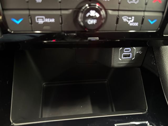 New 2026 Fathom Blue Pearl Coat Jeep Latitude image 34