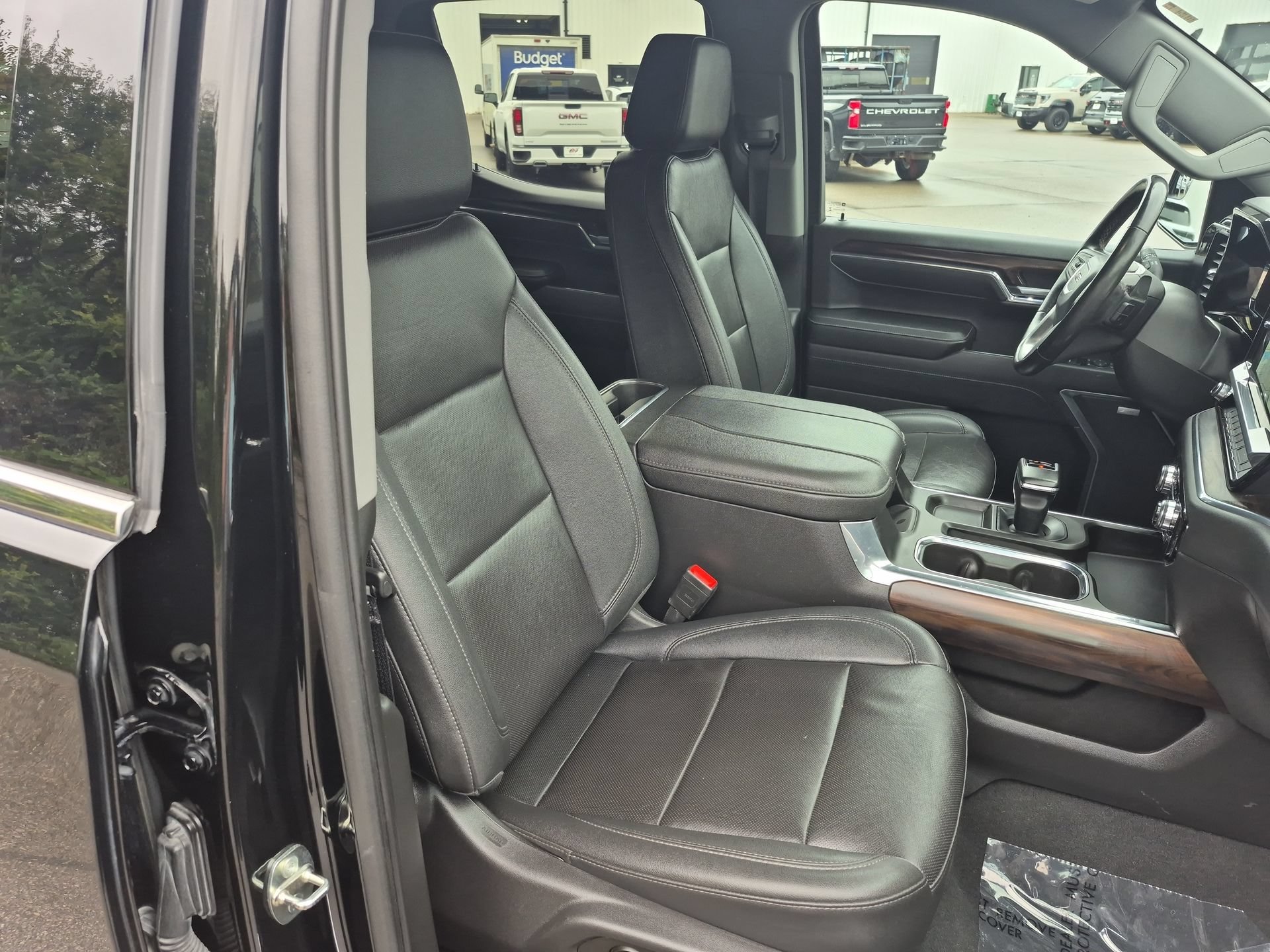 Used 2023 ONYX BLACK GMC SLT image 28