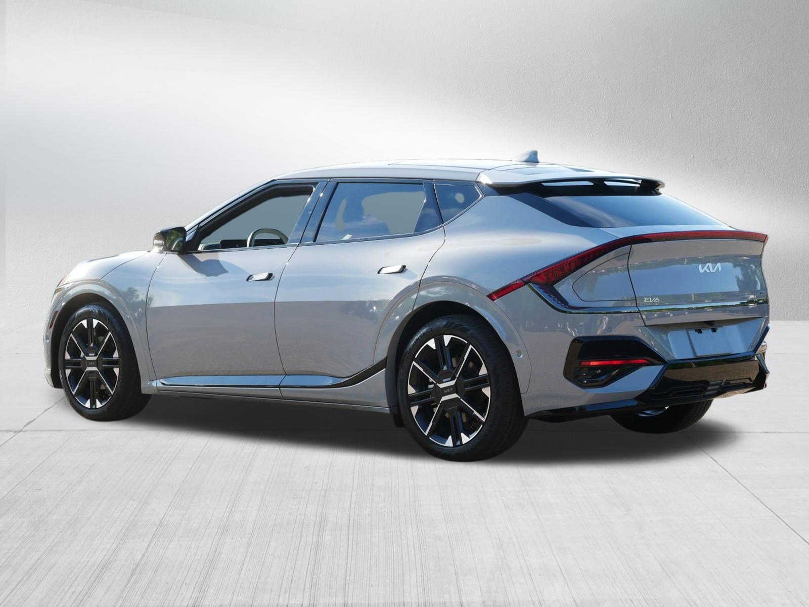 Used 2025 Wolf Gray Kia GT-Line image 5