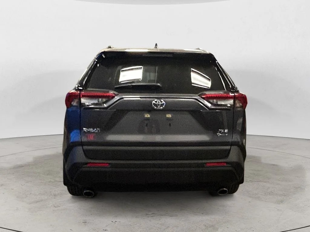 Used 2025 Magnetic Gray Toyota XLE image 4
