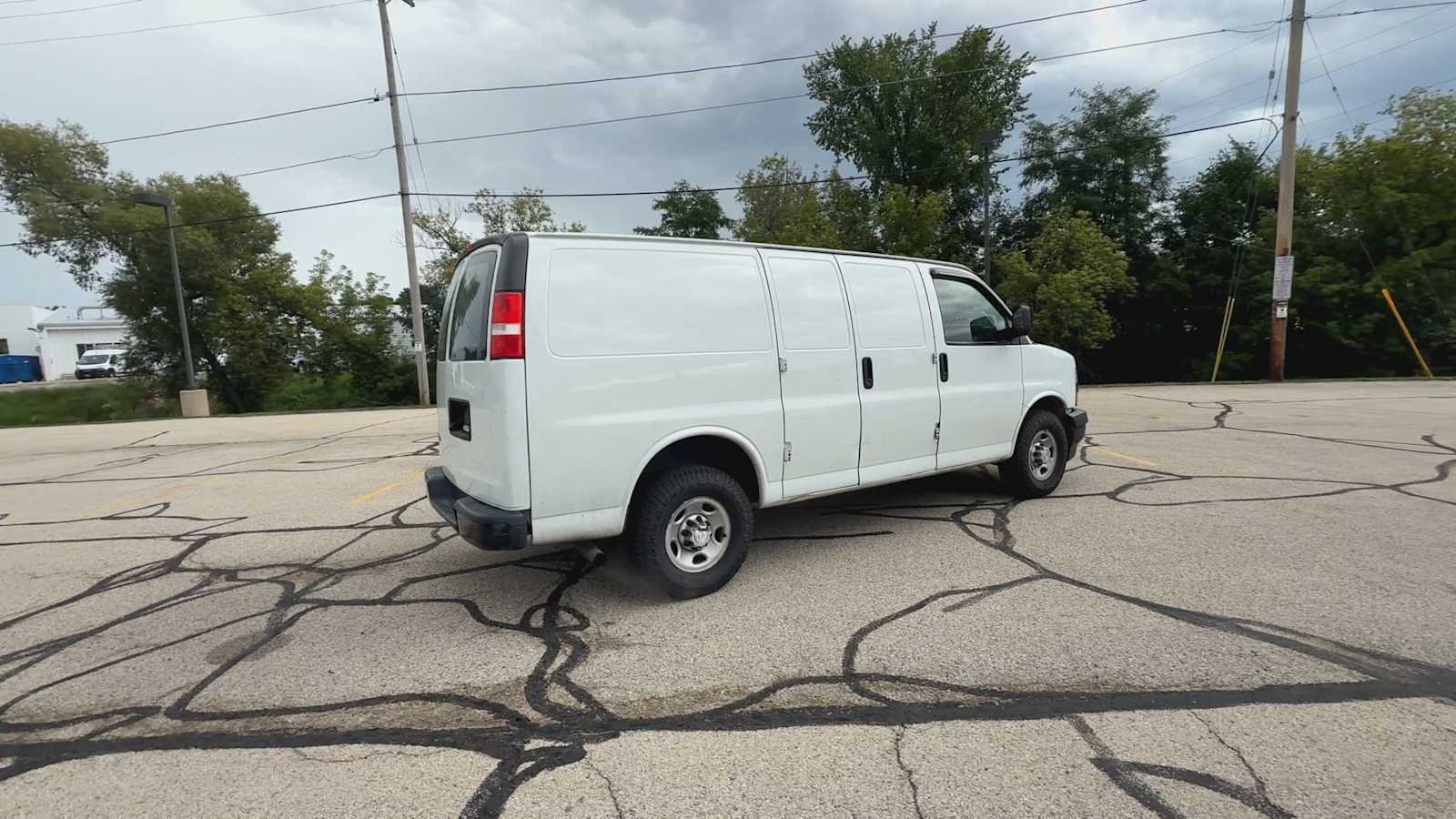 Used 2019 SUMMIT WHITE Chevrolet Work Van image 8