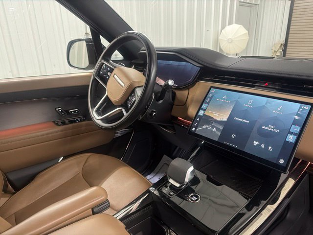 Certified Used 2024 Fuji White Land Rover SE image 21