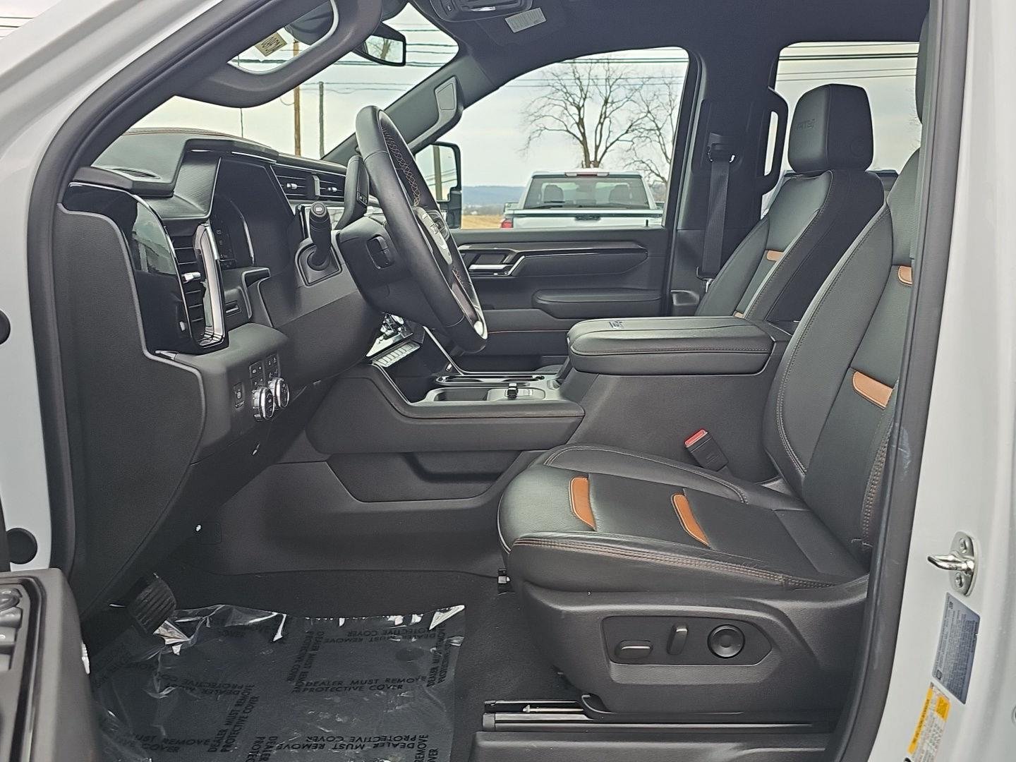 Used 2025 Summit White GMC AT4 image 12