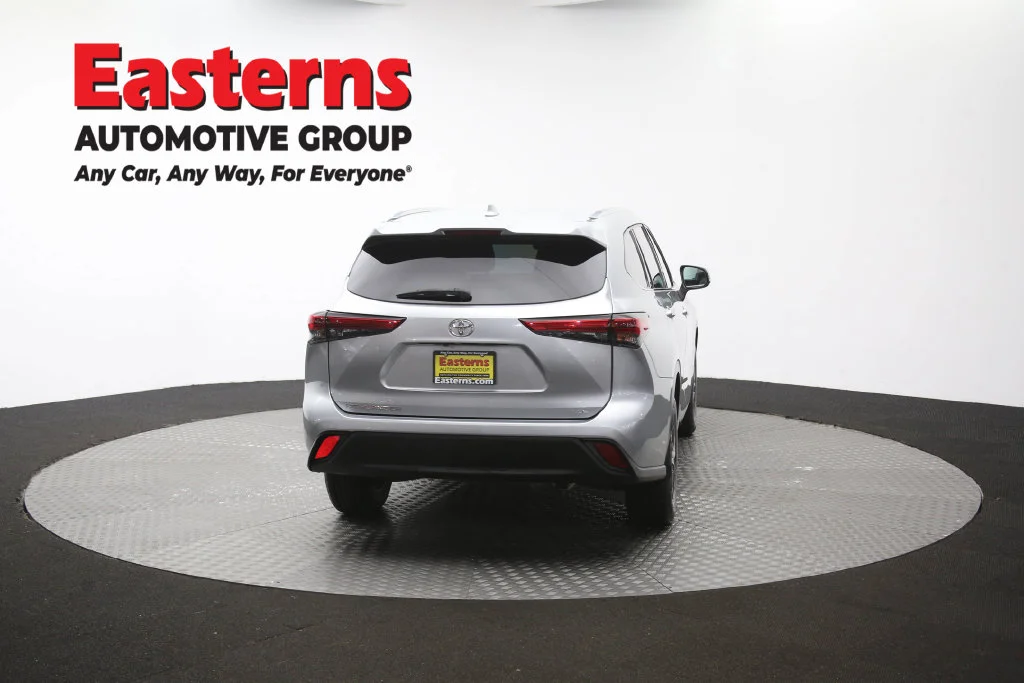 Used 2021 Silver Toyota XLE image 45