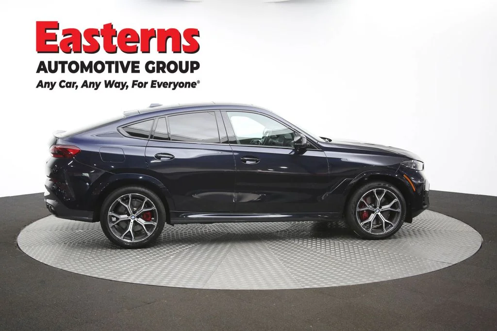 Used 2025 Black BMW M60i image 47