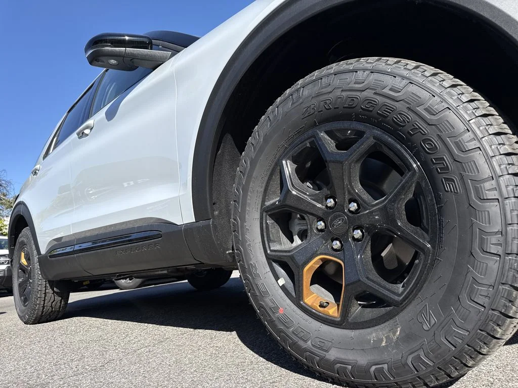 New 2026 White Ford Tremor image 8