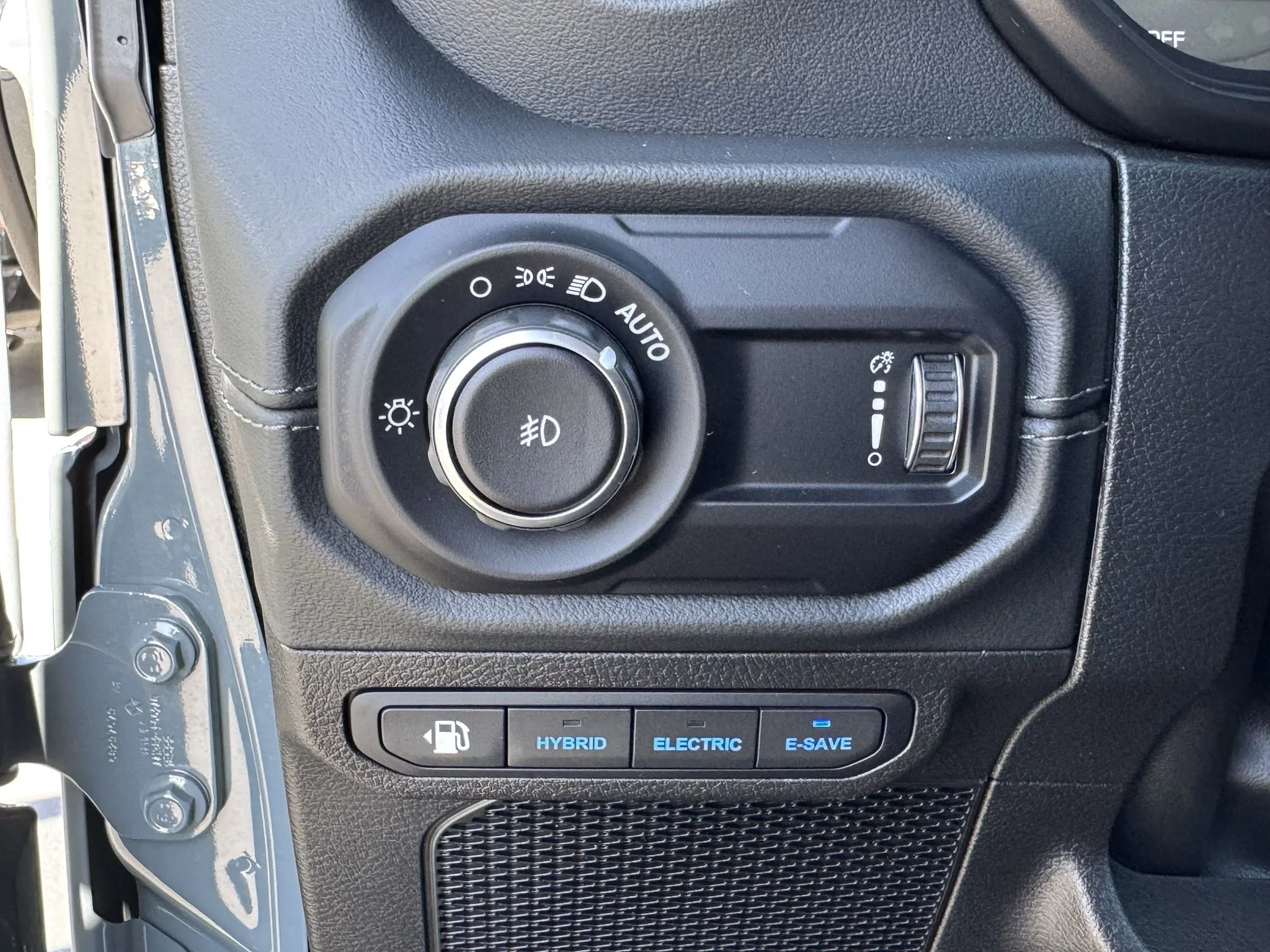 Used 2024 ANVIL CLEAR COAT Jeep Sahara image 27