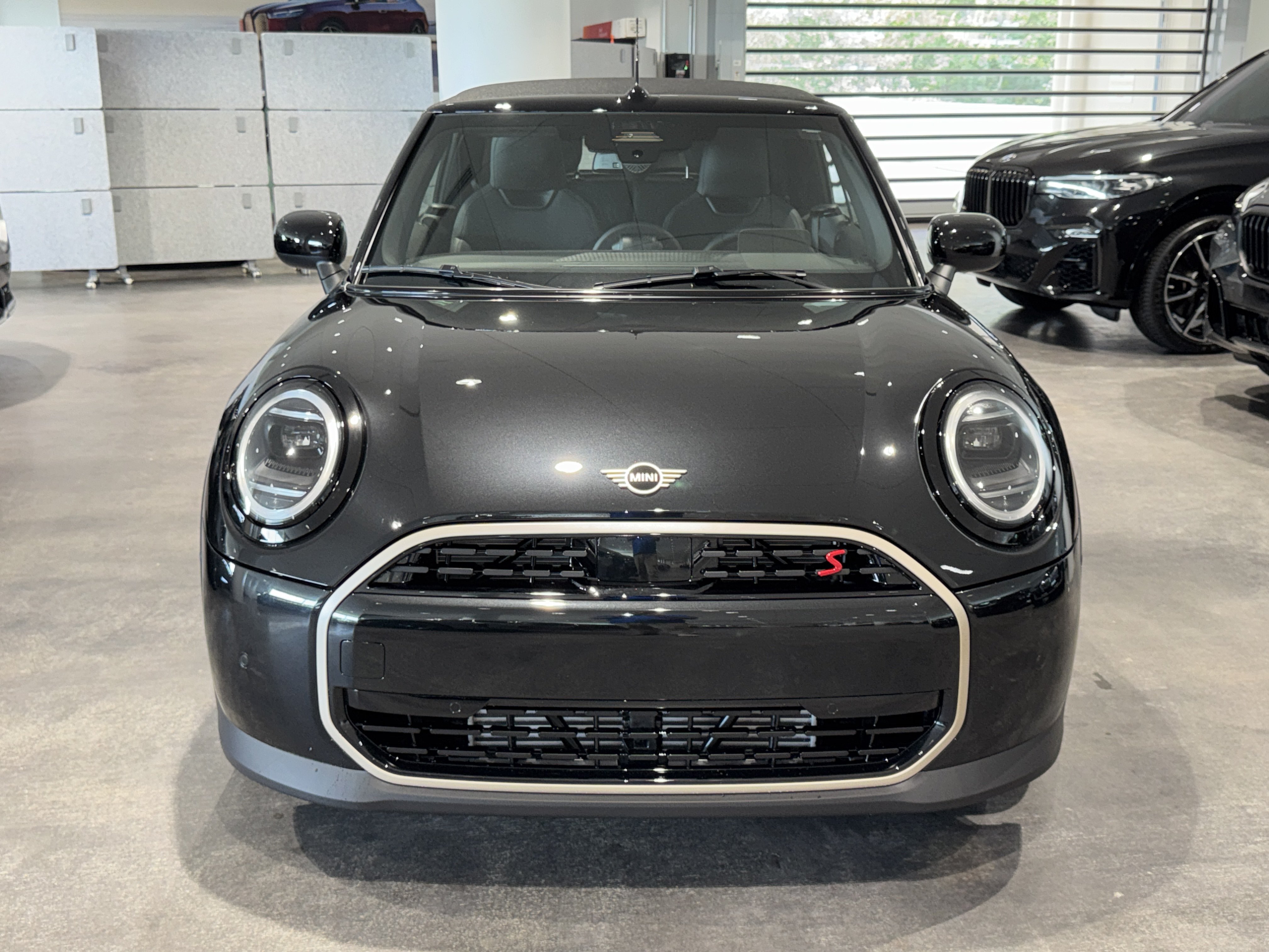 New 2026 Midnight Black MINI Signature Plus image 2