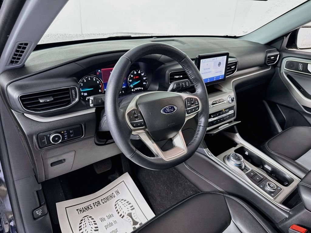 Used 2023 Agate Black Metallic Ford XLT image 9