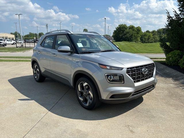 New 2025 Shimmering Silver Hyundai SEL image 66