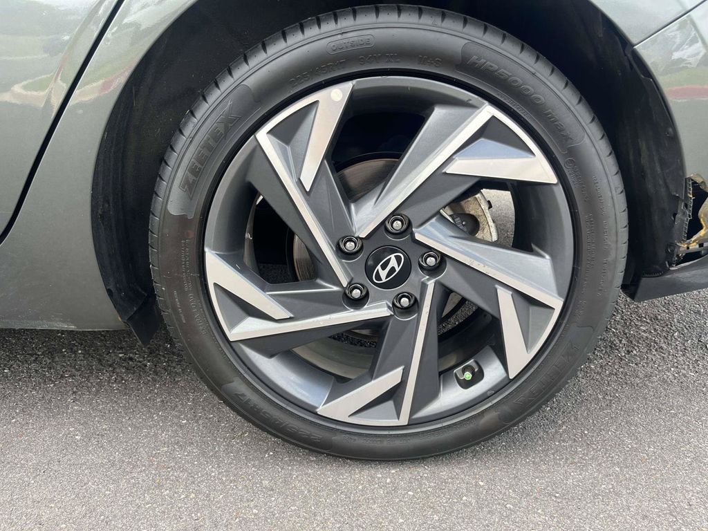 Used 2024 Gray Hyundai SEL image 7