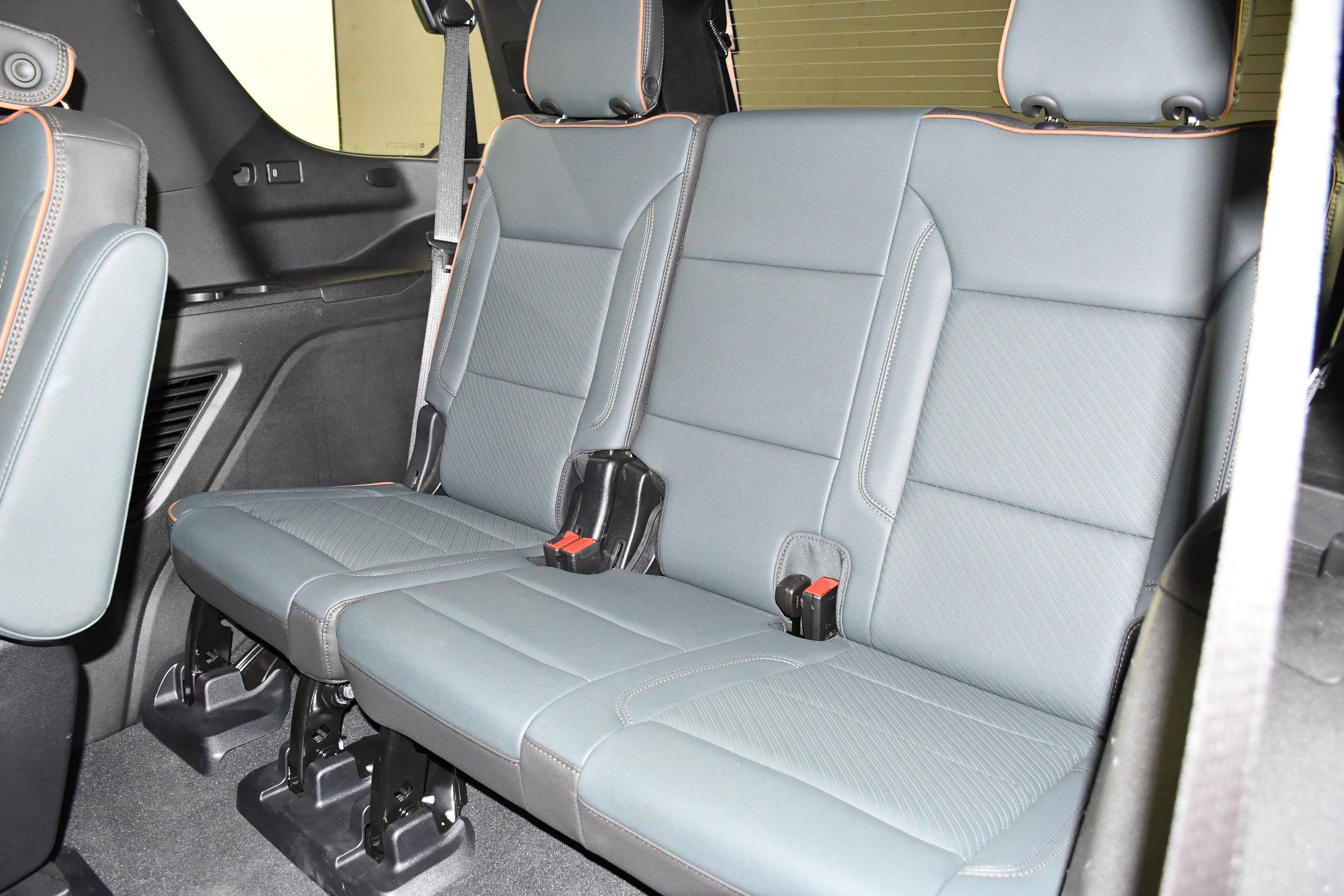 Used 2025 Summit White GMC AT4 image 52