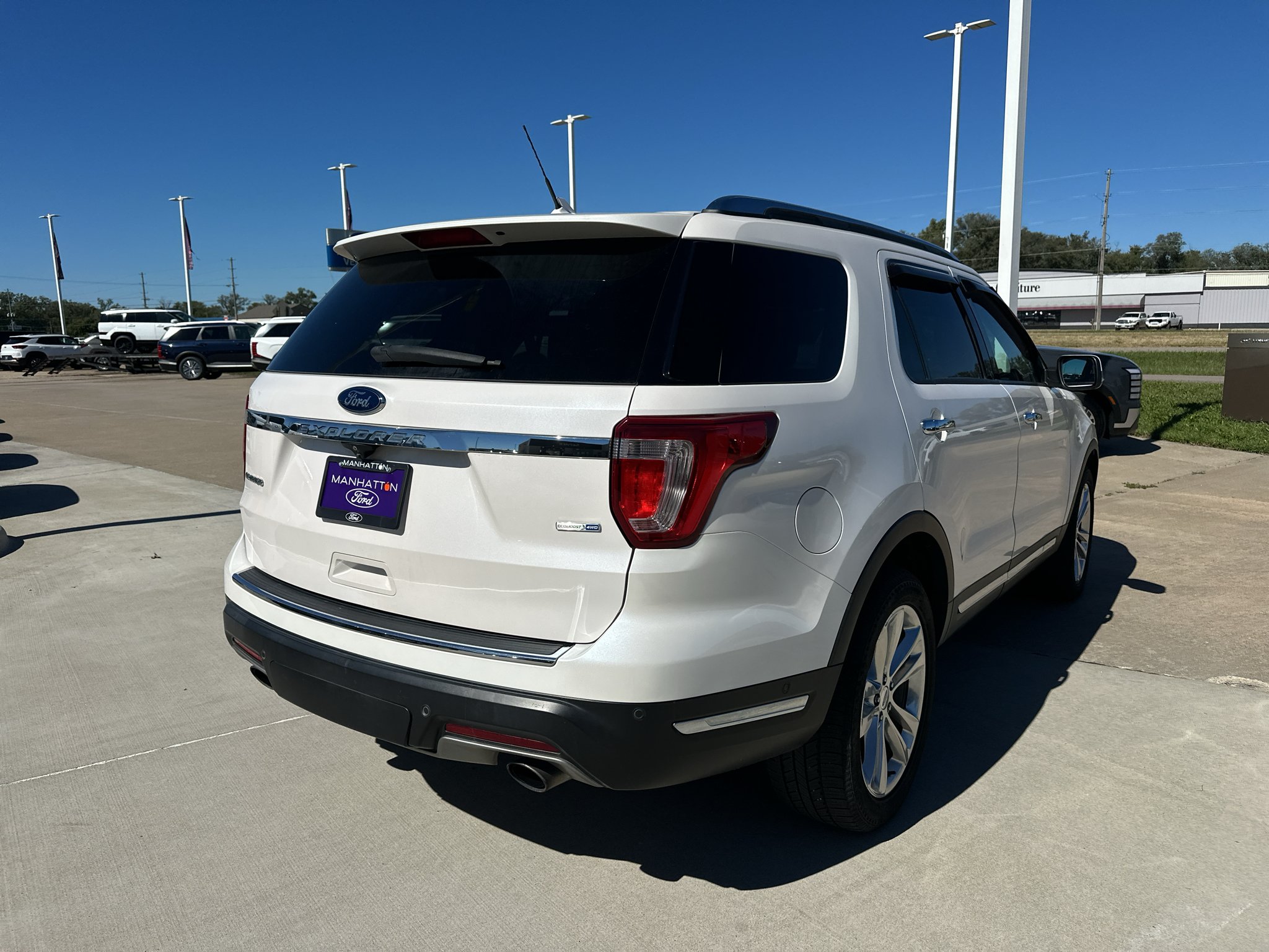 Used 2018 White Platinum Metallic Tri-Coat Ford Limited image 10