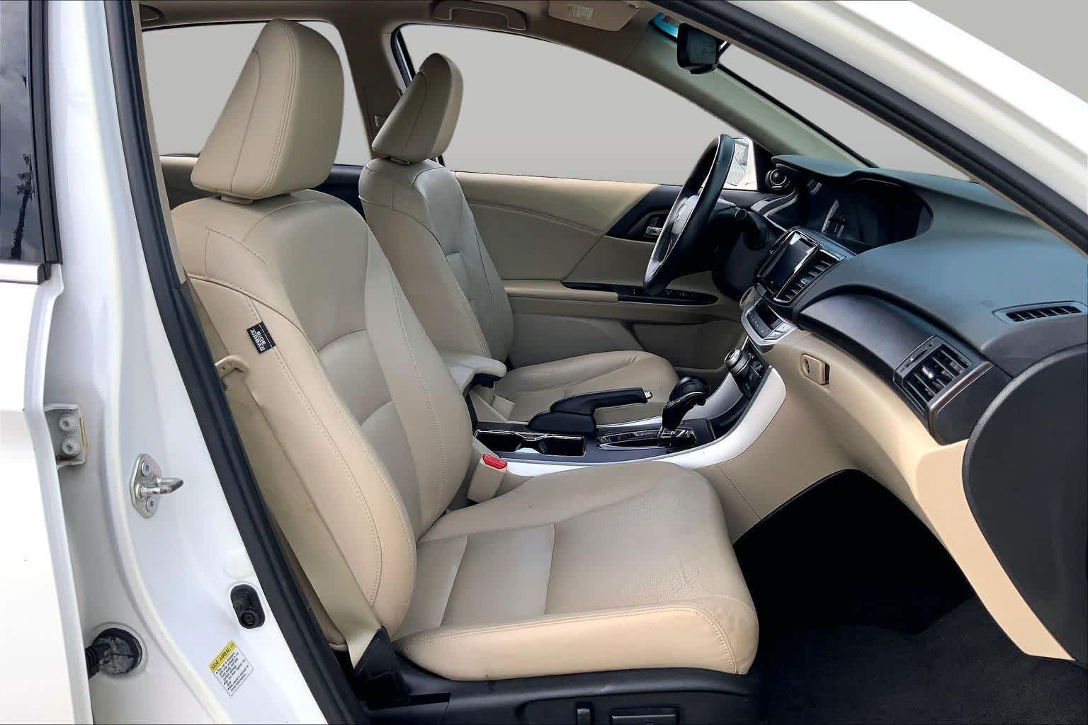 Used 2015  Honda  image 9