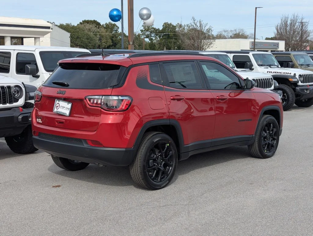 New 2026 Red Hot Pearlcoat Jeep Latitude image 5