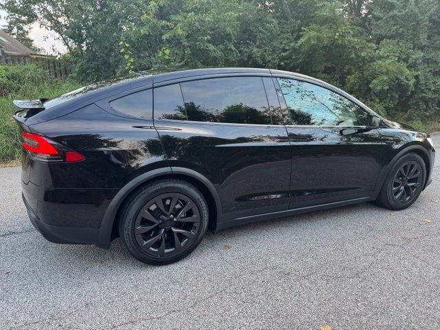 Used 2022 Solid Black Tesla Base image 5