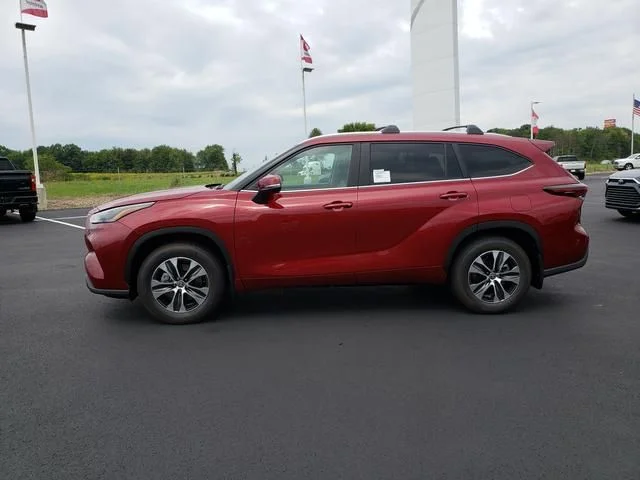 New 2026 Ruby Flare Pearl Toyota XLE image 9