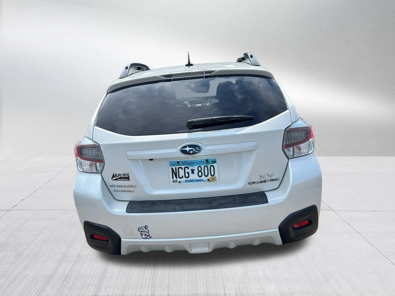 Used 2014 Satin White Pearl Subaru Touring image 4