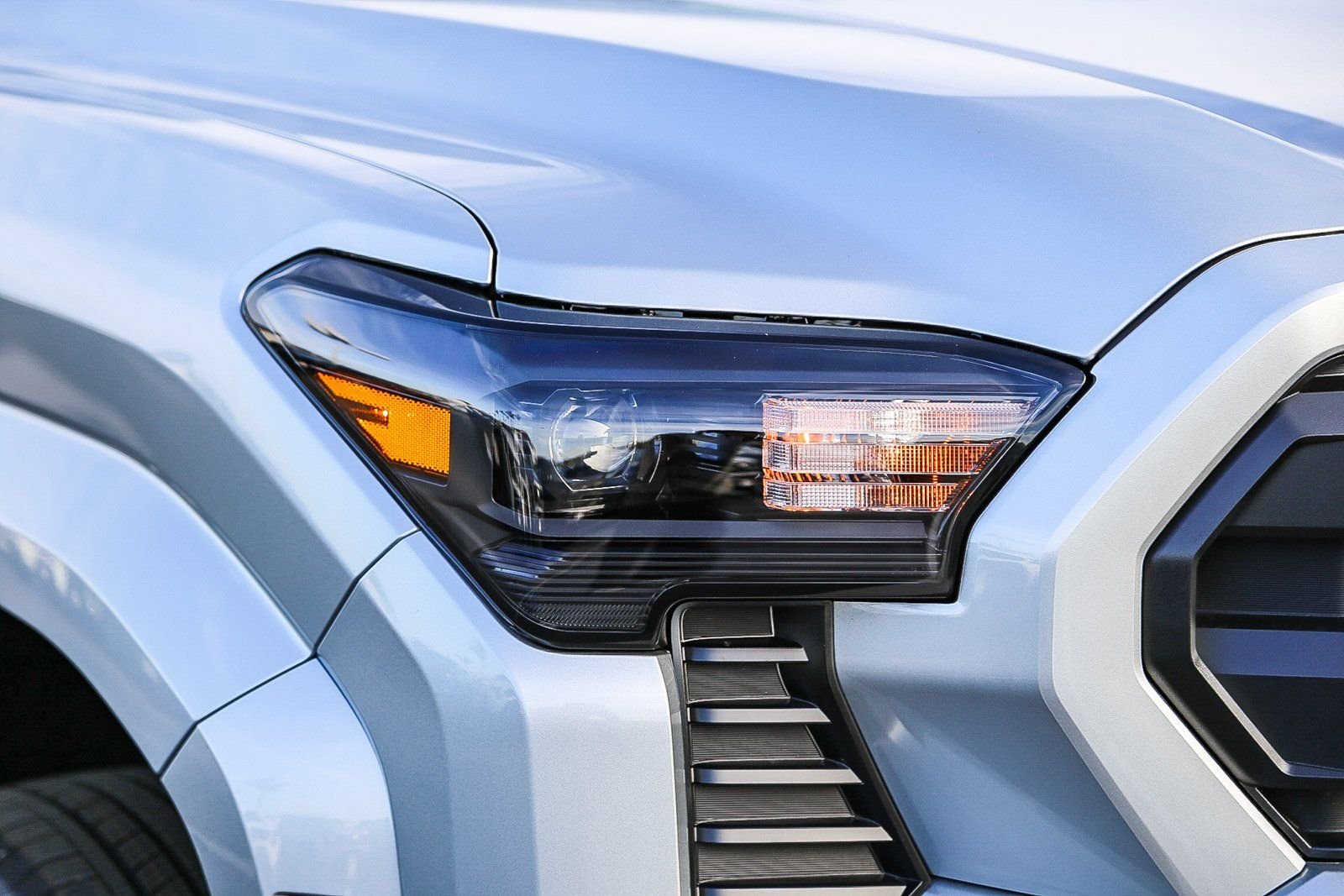 2026 Toyota Tacoma SR5 - Photo 4