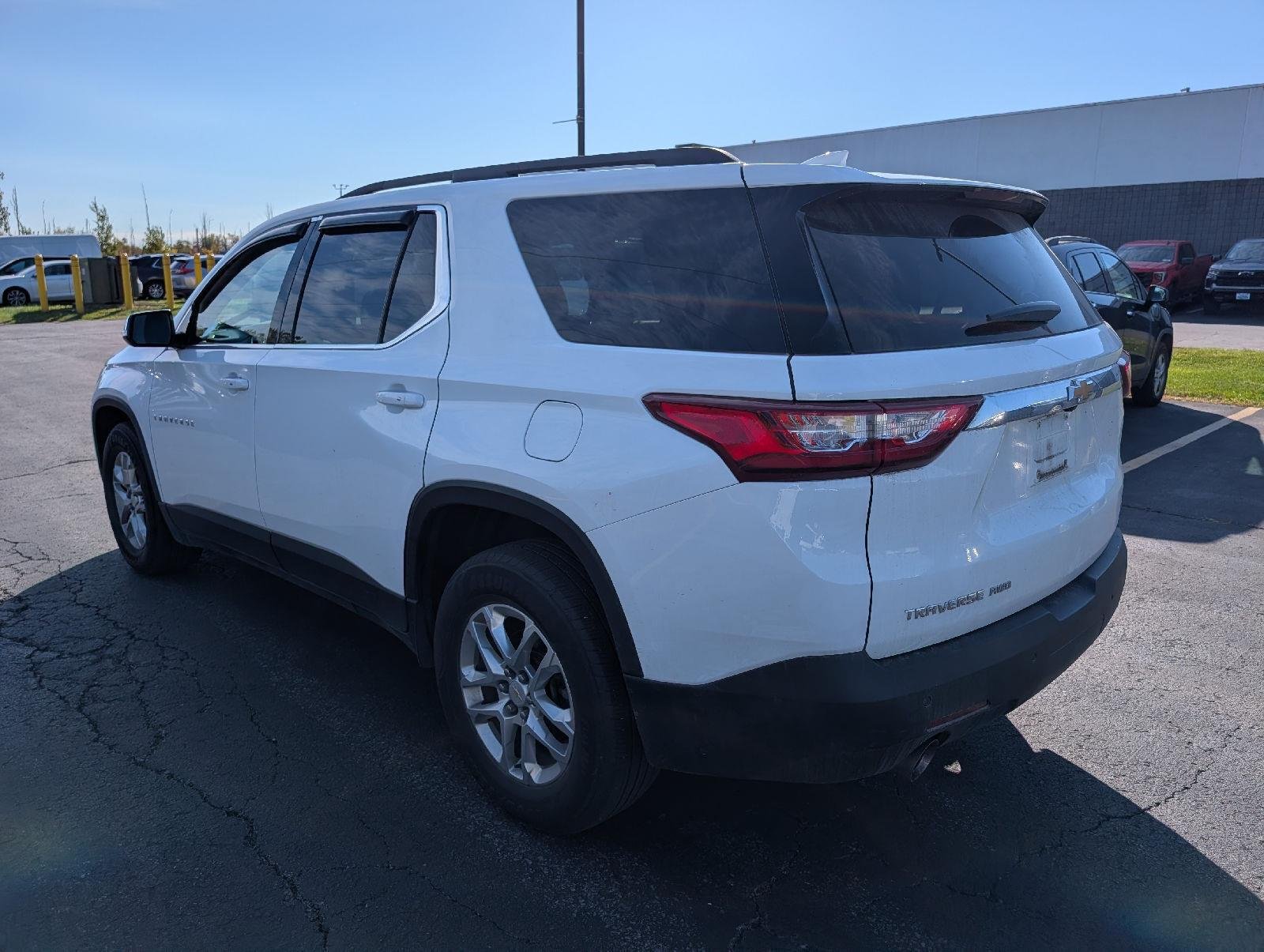 Used 2020 Summit White Chevrolet LT Cloth image 6