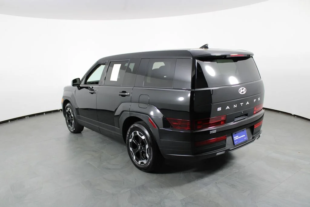 Used 2026 Black Hyundai SE image 4