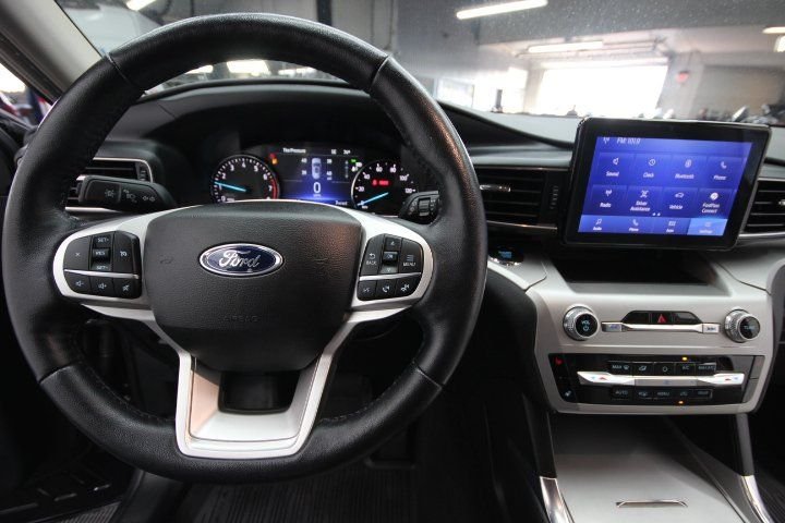 Used 2022 Black Ford XLT image 17