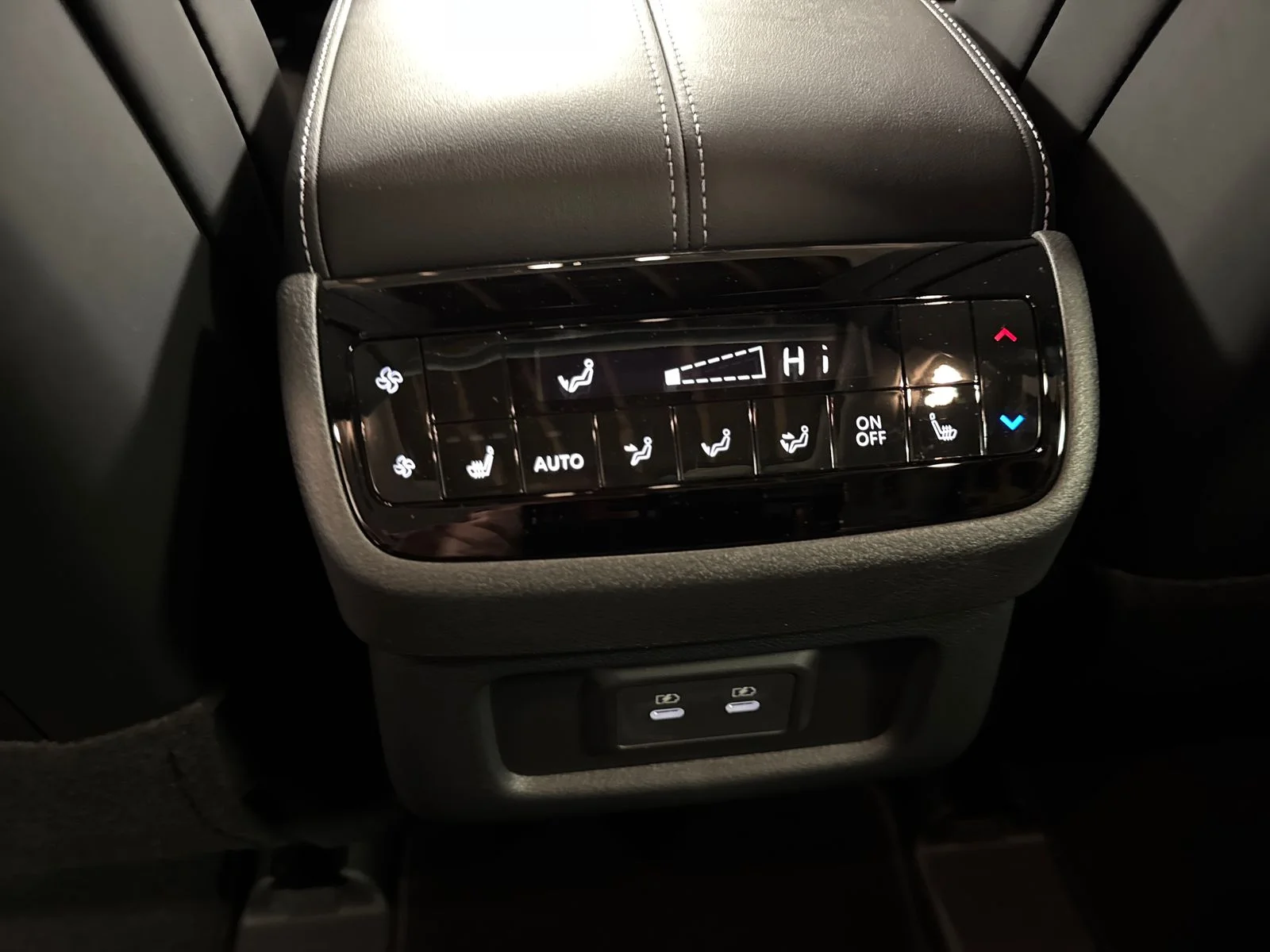 Certified Used 2026 Graphite Shadow INFINITI LUXE image 28
