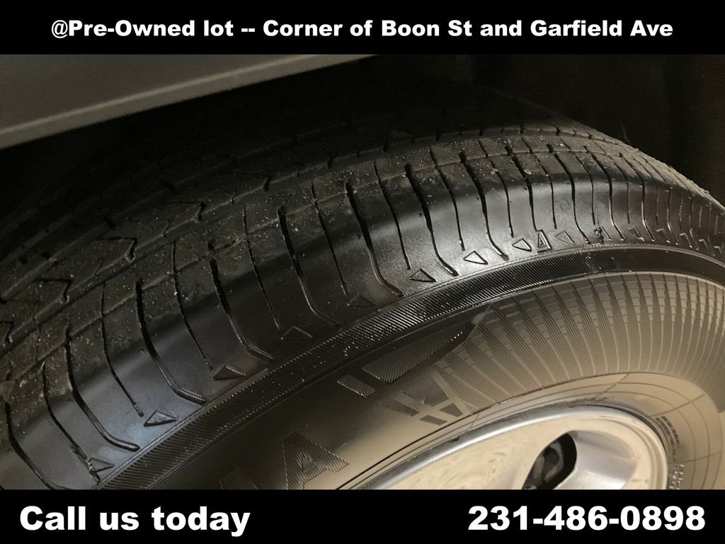 Used 2015 Red Jeep Laredo image 12