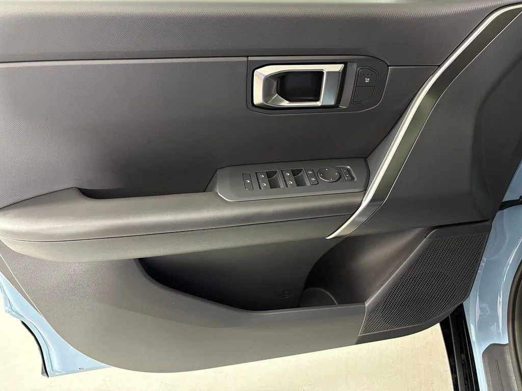 New 2027 Frost Blue / Black Roof Kia X-Line S image 14