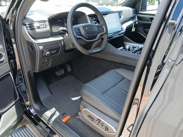 New 2026 High Gloss Black Exterior Paint Jeep Limited Altitude image 50