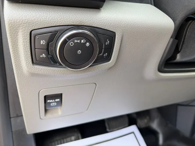 Used 2019 Black Metallic Ford XL image 21