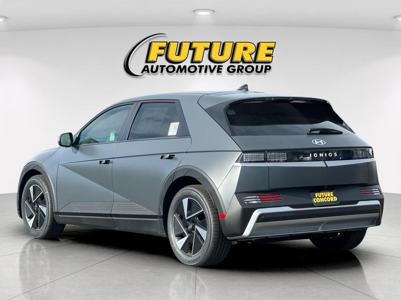 New 2026 Gray Hyundai SEL image 5