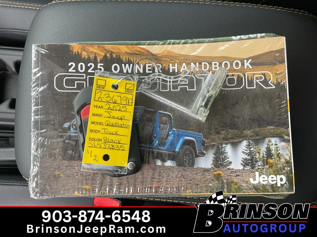 Used 2025 Black Clearcoat Jeep High Tide image 32