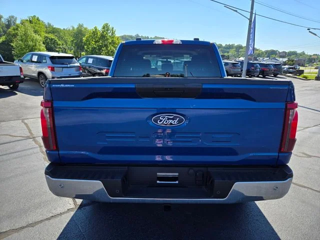 Used 2025 Blue Ford XLT image 7