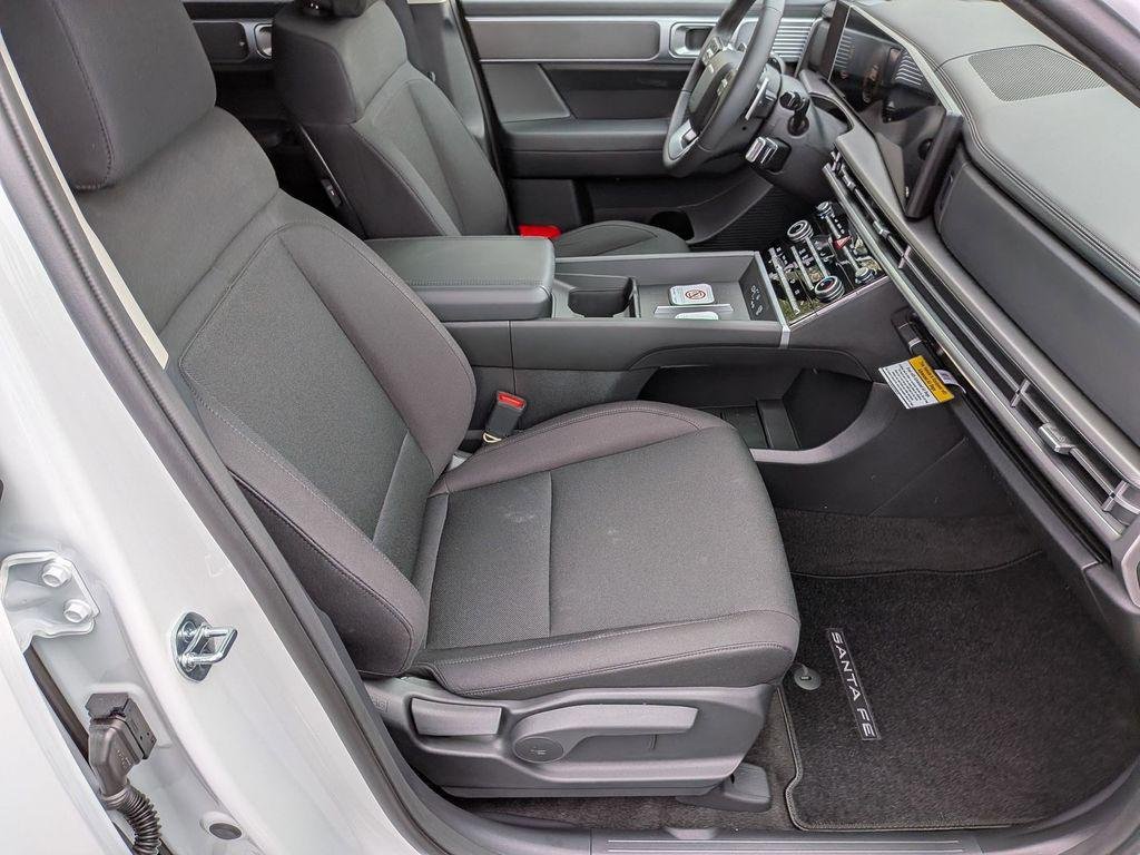 New 2026 White Hyundai SE FWD image 31