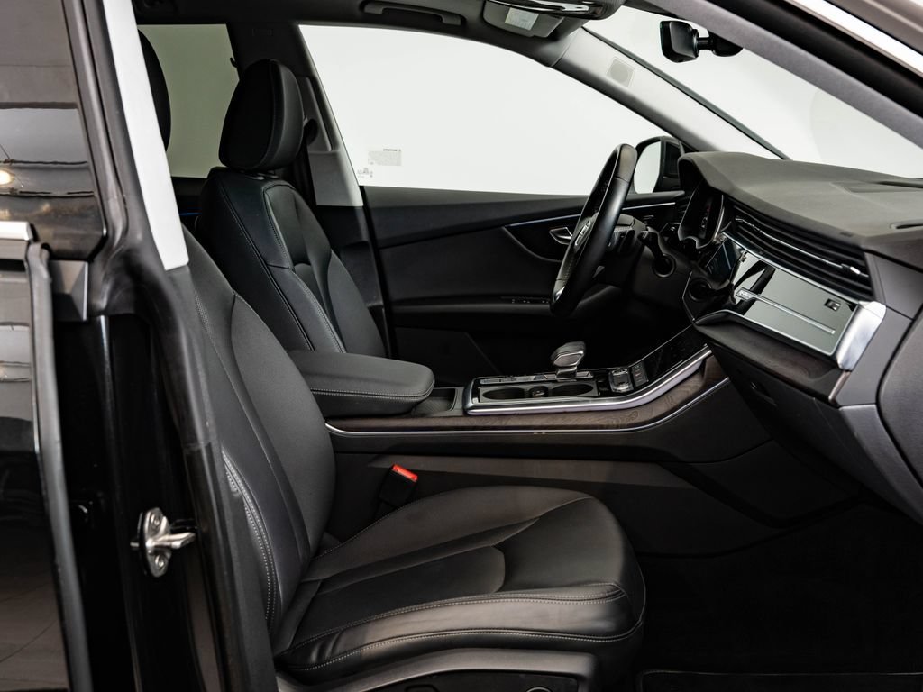 Used 2022 Mythos Black Metallic Audi 55 Premium Plus image 24