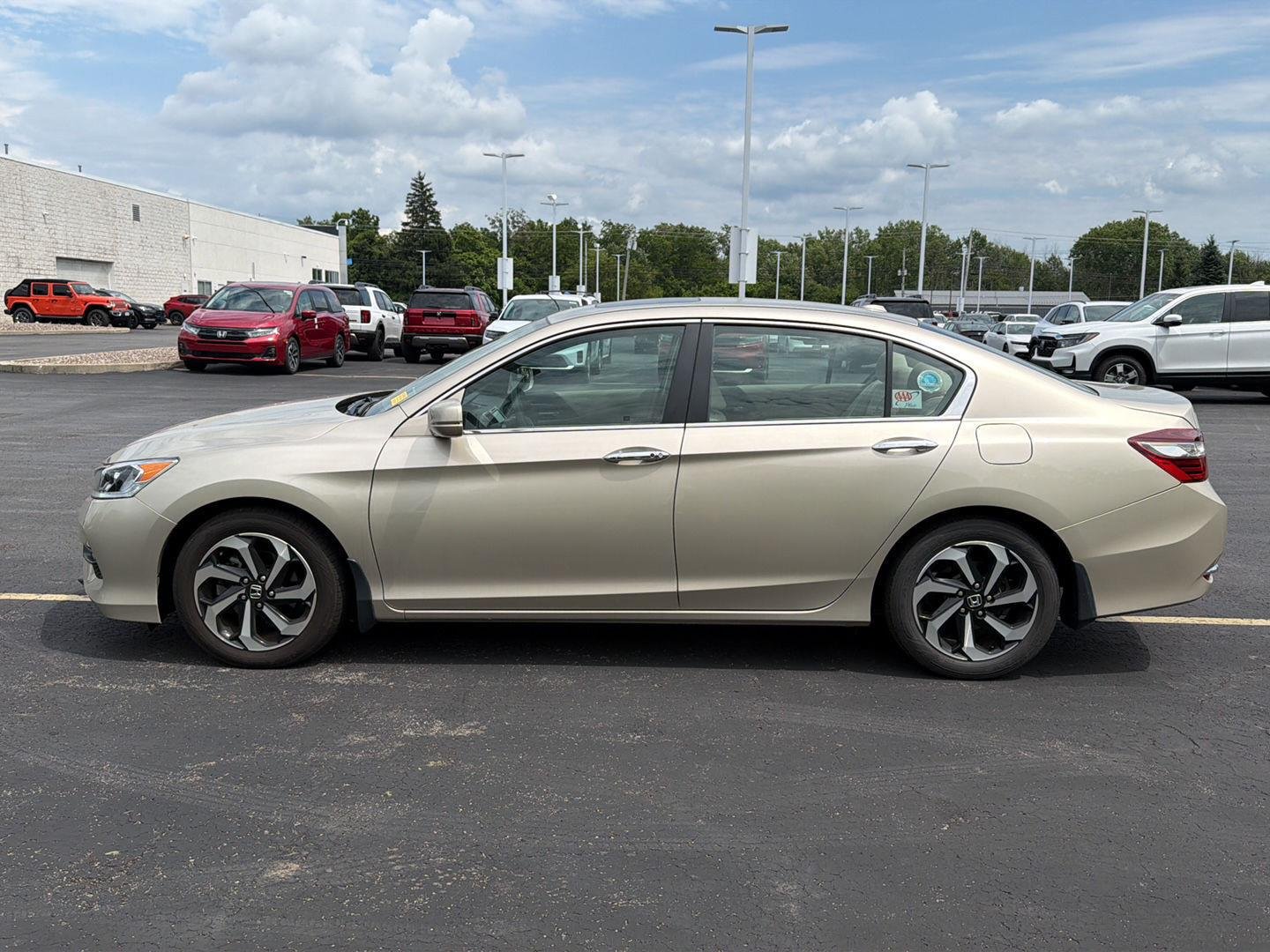 Used 2017 Modern Steel Metallic Honda EX image 9