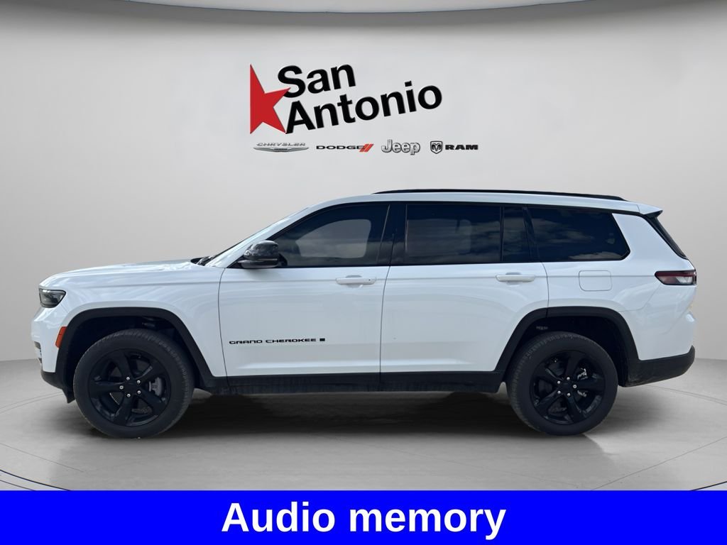 New 2025 Bright White Clear-Coat Exterior Paint Jeep Limited image 8