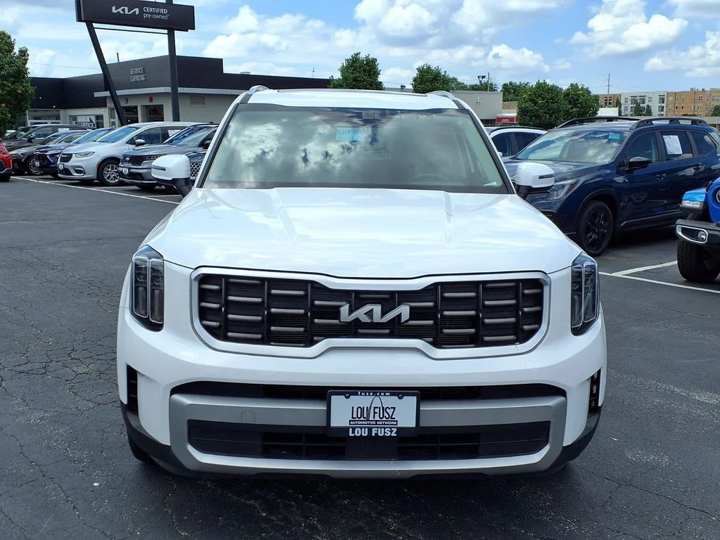 Used 2024 Glacial White Pearl Kia S image 32