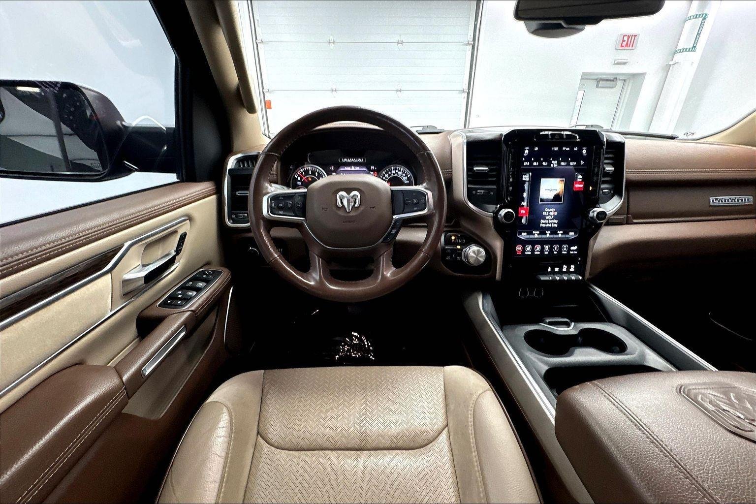 Used 2020 Patriot Blue Pearlcoat Ram Laramie image 11