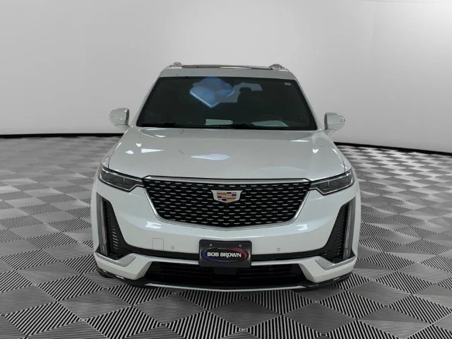 Certified Used 2025 Crystal White Tricoat Cadillac Premium Luxury image 8