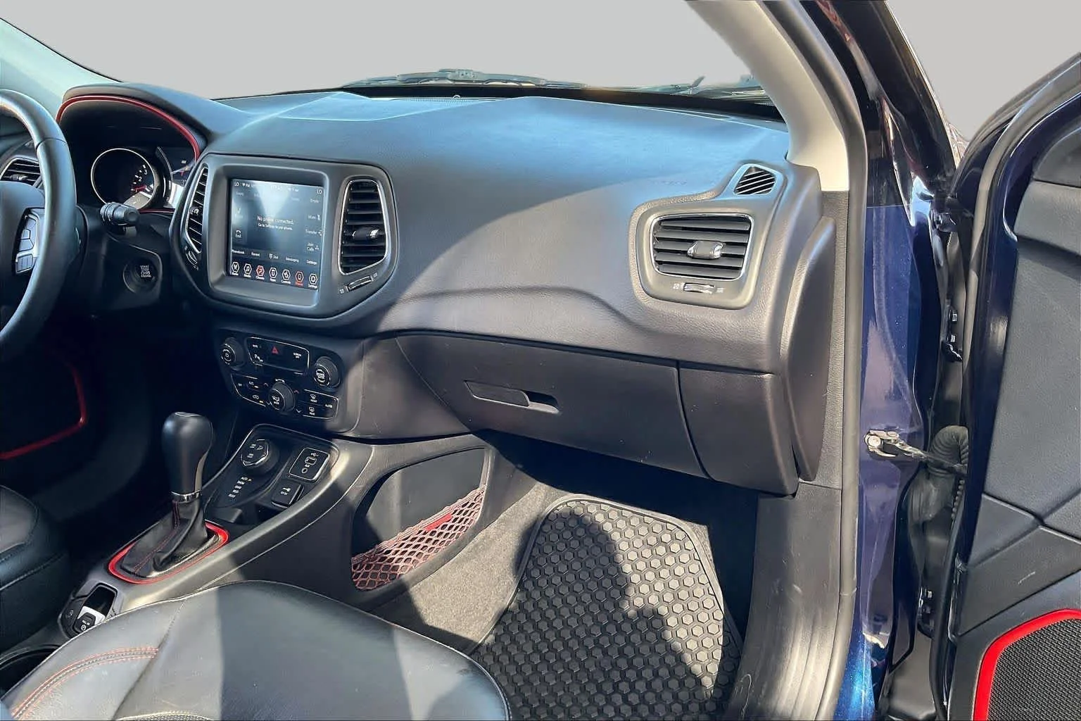 Used 2019 Jazz Blue Pearlcoat Jeep Trailhawk image 18