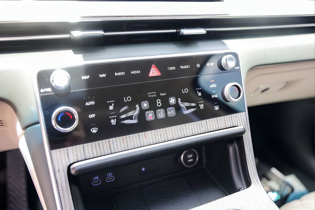 Used 2025 White Genesis 3.5T Prestige image 18