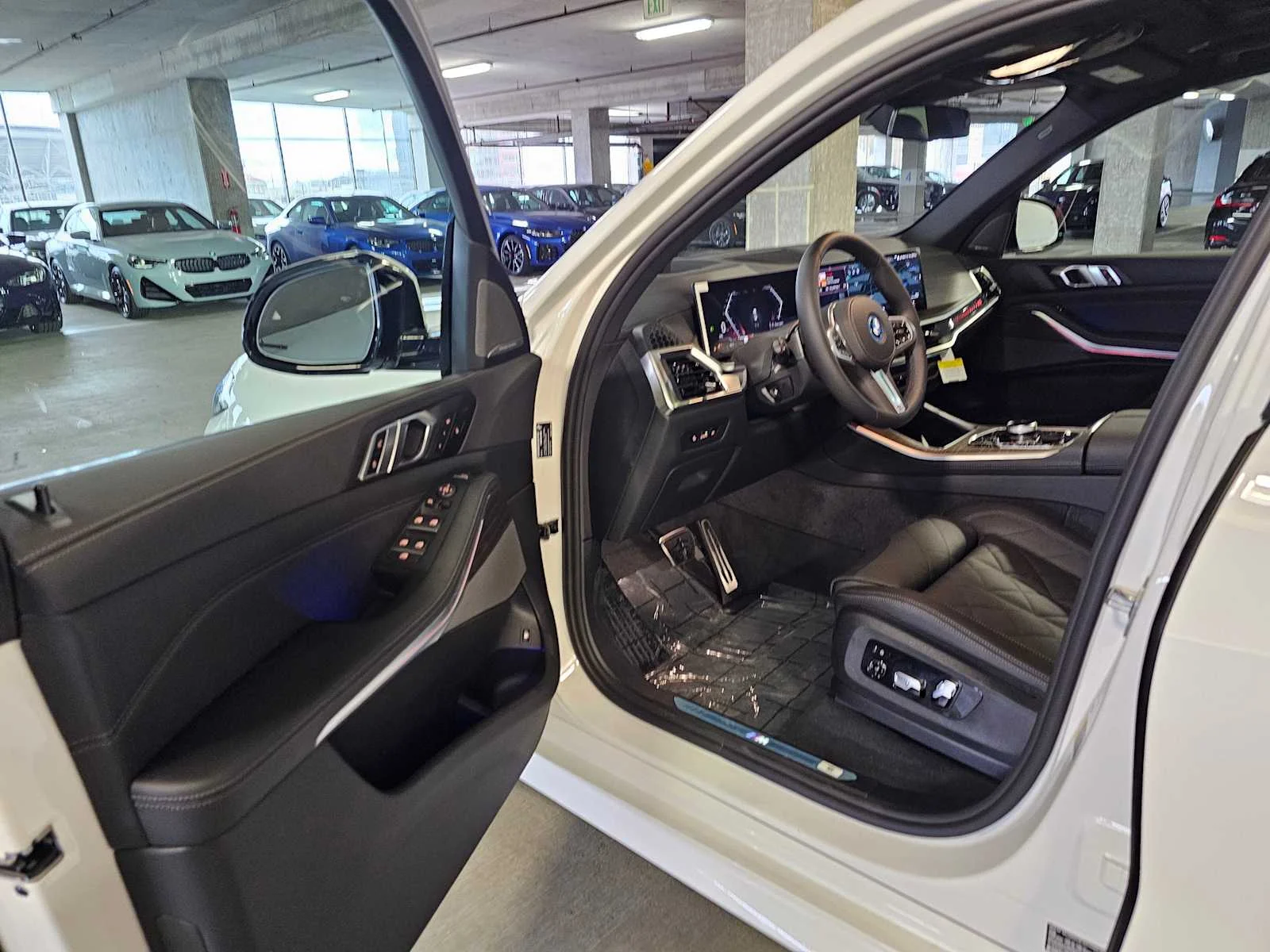 New 2026 Alpine White BMW xDrive50e image 33